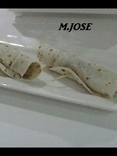 Una foto de Burritos rellenos de pollo