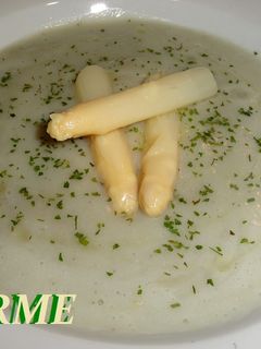 Una foto de Crema de berenjena y espárragos en conserva