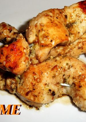 Una foto de Brochetas de pavo con miel y mostaza