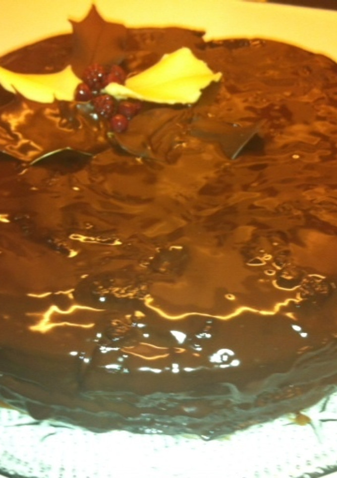 Una foto de Tarta de chocolate navideña