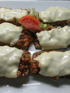 Una foto de Pizzetas de calabacines con boloñesa