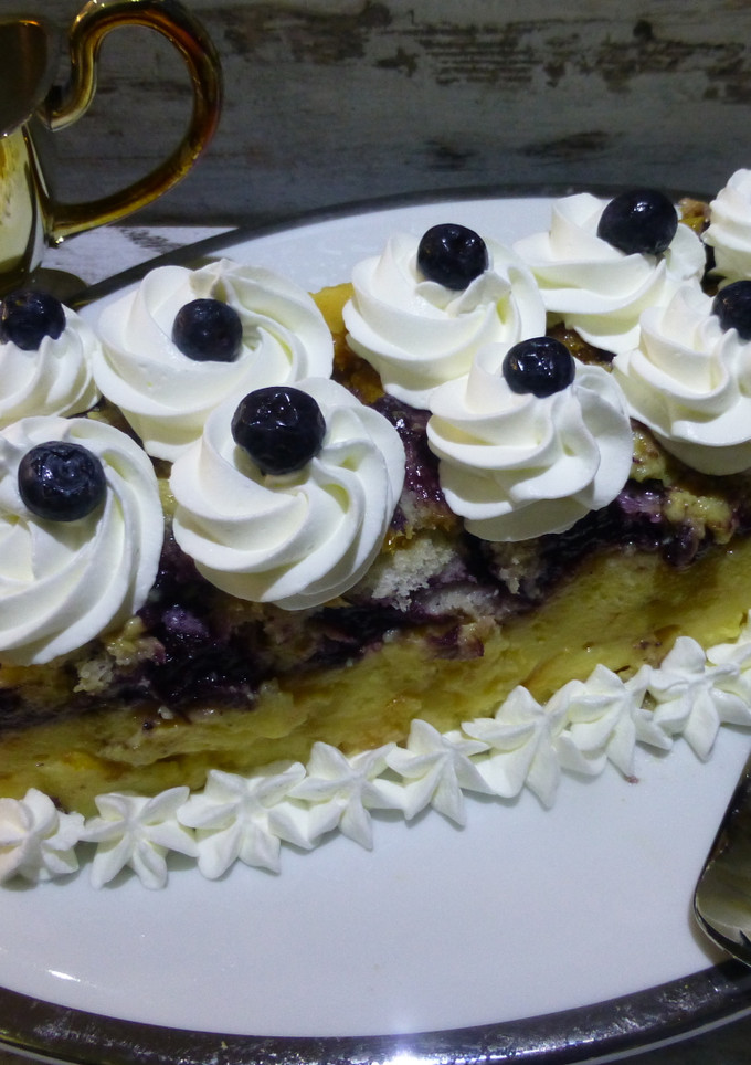 Una foto de Budín de plátano con mermelada de arándanos