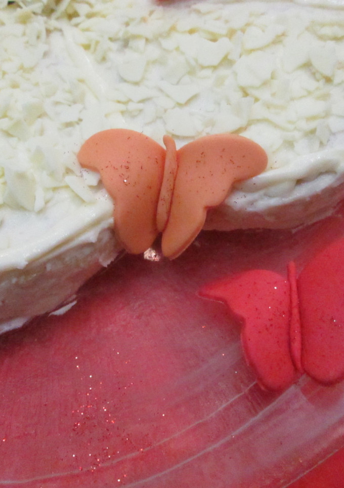 Una foto de Mariposas de pasta de azúcar decorativas