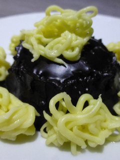Una foto de Roca de chocolate blanco y chocolate negro