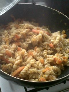 Una foto de Salteado de verduras y pastas..