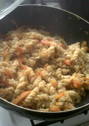 Una foto de Salteado de verduras y pastas..