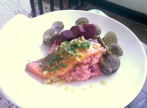 Una foto de Risotto de Demoiselle con salmón y almejas