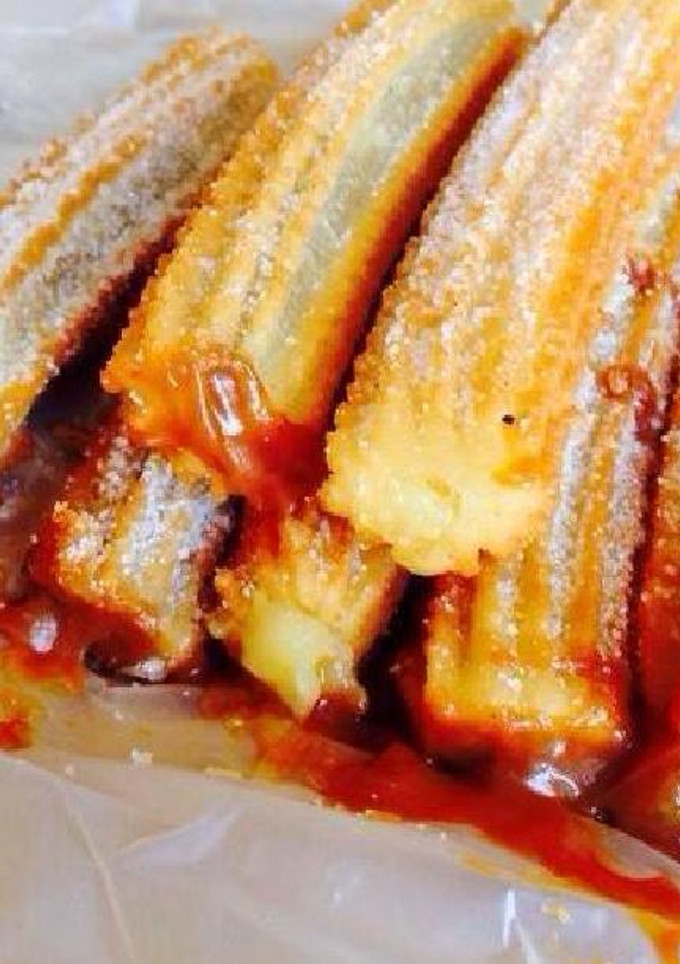Una foto de Churros con relleno de dulce de leche