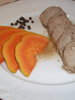 Una foto de Rosbif al horno con papaya