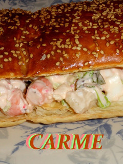 Una foto de Hojaldre con ensaladilla de marisco