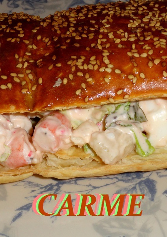 Una foto de Hojaldre con ensaladilla de marisco