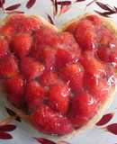 Tarta corazón de hojaldre con fresas
