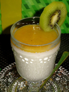 Foto principal de Panna cotta de coco y kiwi