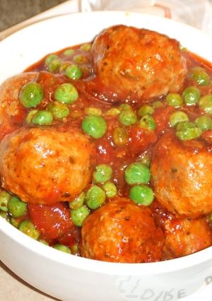 Una foto de Albóndigas de cordero con su salsa
