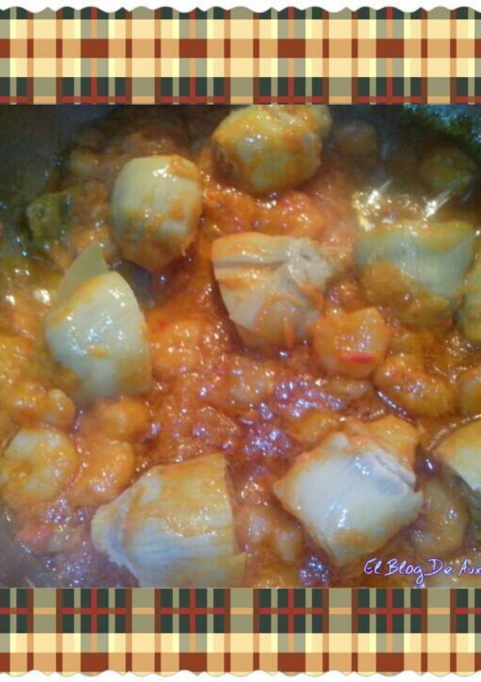 Una foto de Alcachofas en salsa de pimientos