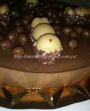 Tarta Mousse de chocolate, decorada como el juego del Tragabolas