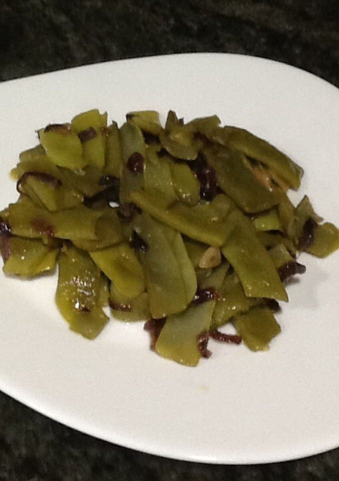 Una foto de Judías verdes rehogadas con cebolla morada