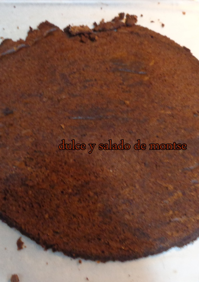 Una foto de Bizcocho sin harina de chocolate