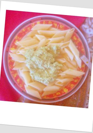 Una foto de Rigattoni con salsa de arvejas y camarones
