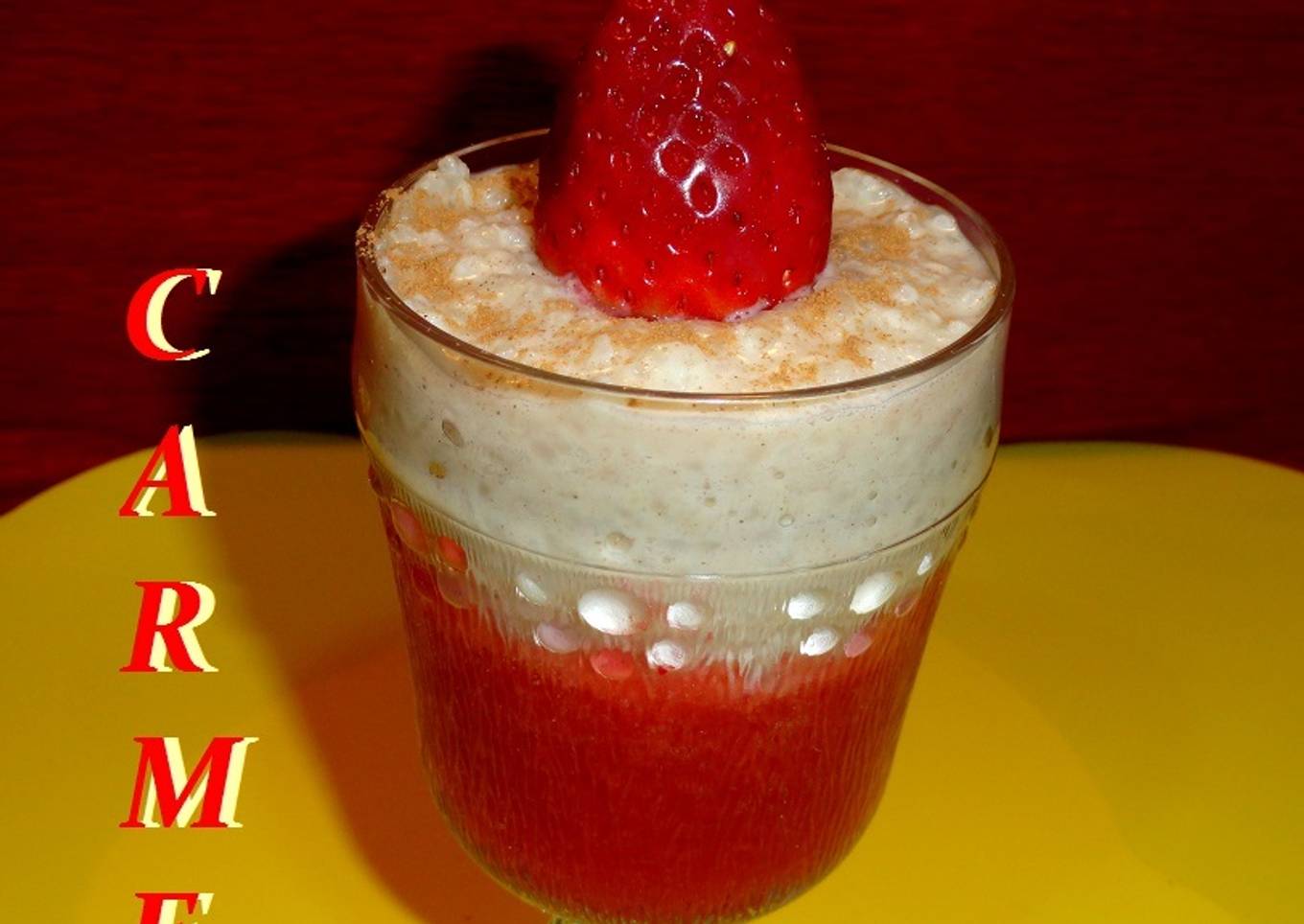 Arroz con leche y gelatina de fresas<br />