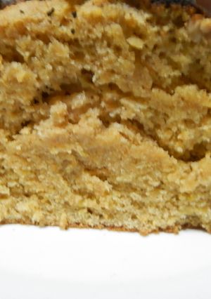 Una foto de Bizcocho integral de zanahoria y naranja con nueces