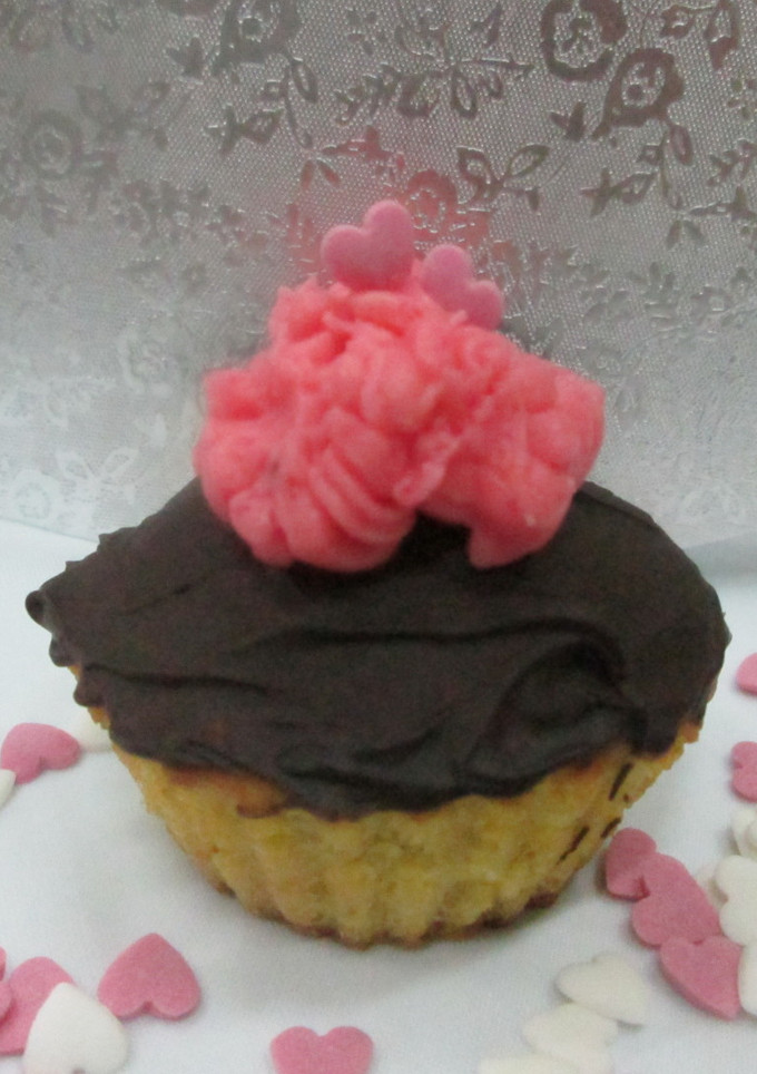 Una foto de Cupcake con chocolate y crema de mantequilla
