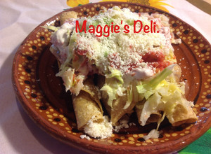 Una foto de Flautas de carne deshebrada