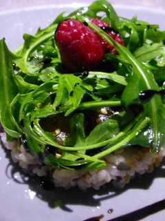 Una foto de Arroz japonés con atún marinado