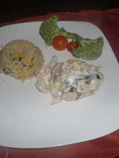 Una foto de Pollo con chiles poblanos a mi manera