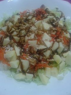 Una foto de Ensalada reciclada