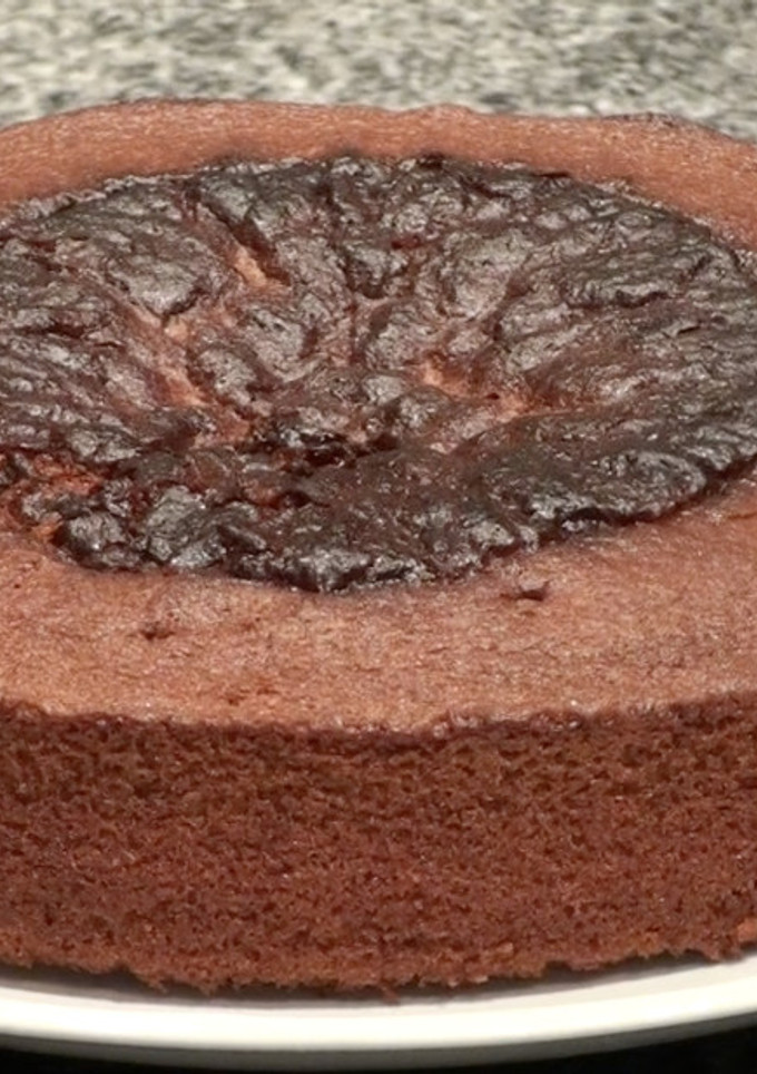 Una foto de Bizcocho de chocolate y yogur natural