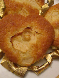Una foto de Pastelitos de pionono con flores de manzanas