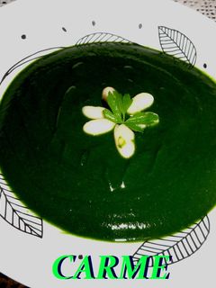 Una foto de Crema de espinacas y alubias