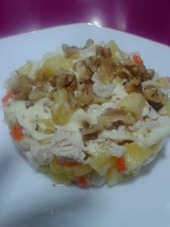 Una foto de Timbal de piña con pollo