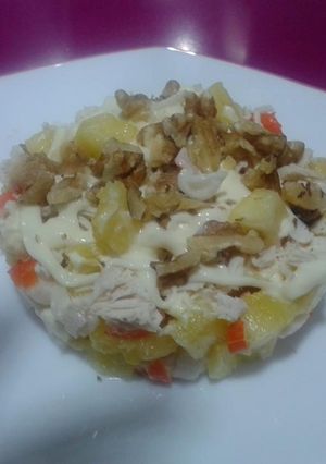 Una foto de Timbal de piña con pollo