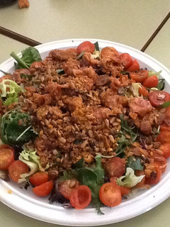 Una foto de Ensalada con crujiente bacón y frutos secos