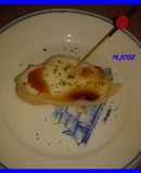 Montadito de queso Camembert