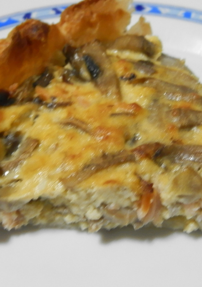 Una foto de Quiche de salmón y setas
