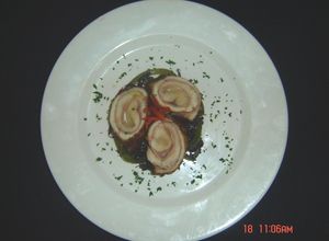 Una foto de Pechuga rellena brill