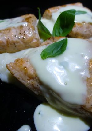 Una foto de Salmón con puré de patata y mayonesa