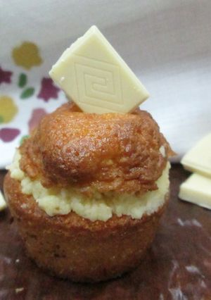 Una foto de Muffin relleno con crema de chocolate blanco