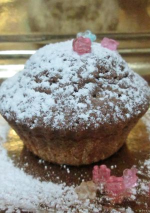 Una foto de Muffin de chocolate con azúcar glas