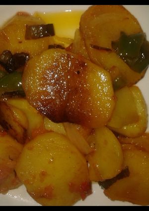 Una foto de Patatas a la panadera en tomatina