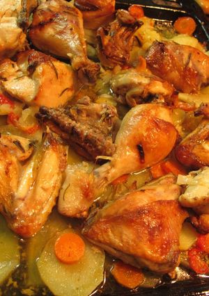 Una foto de Pollo asado con patatas panaderas