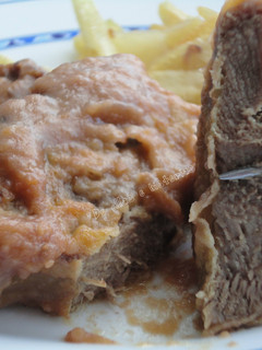 Una foto de Lengua de ternera con manzana