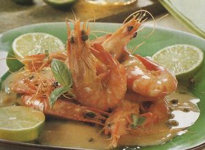 Una foto de Camarones con albahaca