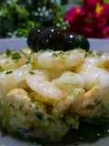 Revuelto de salmón y gambas