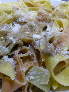 Una foto de Pappardelle con paté de boletus y trufa