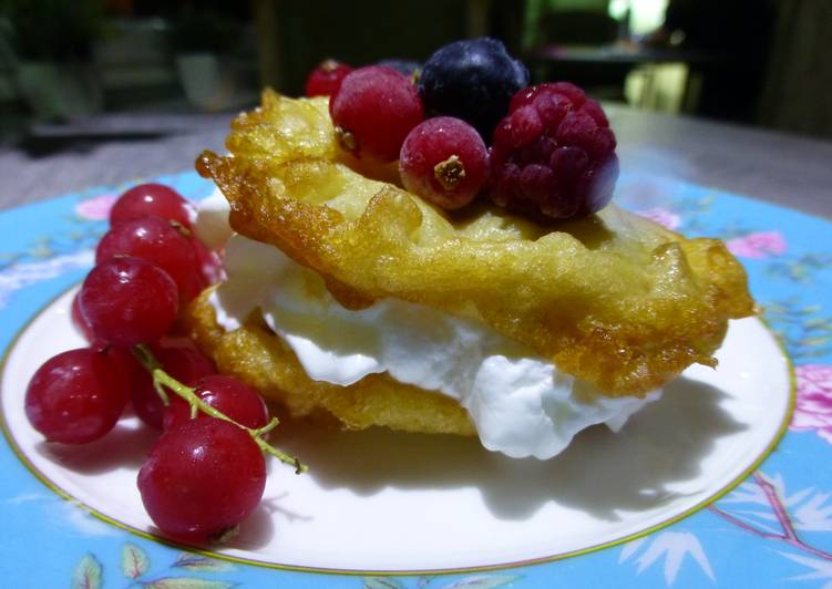 Buñuelos de plátano con crema de yogur