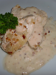 Una foto de Solomillo de pavo con salsa de almendras